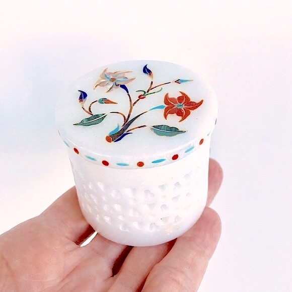 Marble Trinket Box Inlaid/w Semi Precious Stones - Picture 13 of 14
